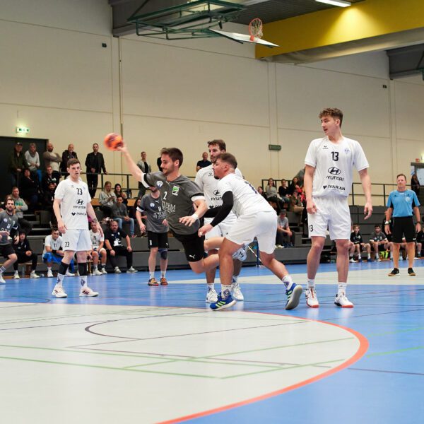 Herren 1 starten mit Sieg gegen SV Waldhof in die Saison